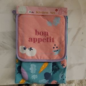 3 Piece Set!! Apron, Oven Mitt, Pot Holder!